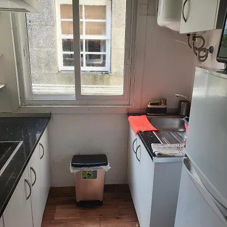 Pequena Con Balcon Vigo