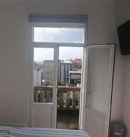 Habitacion Pequena Con Balcon